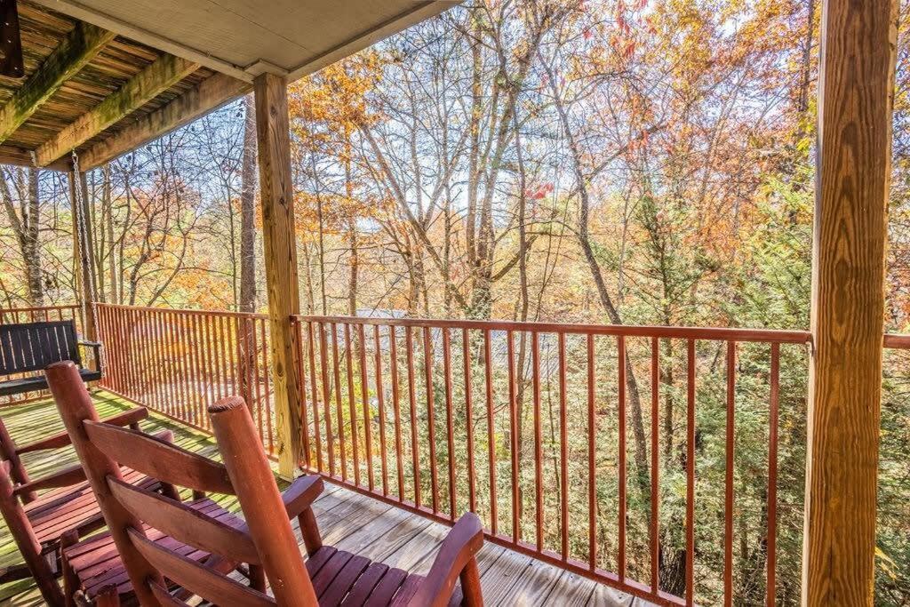 Sasquatch Lodge E Sleeps 13 Гатлинбург Экстерьер фото