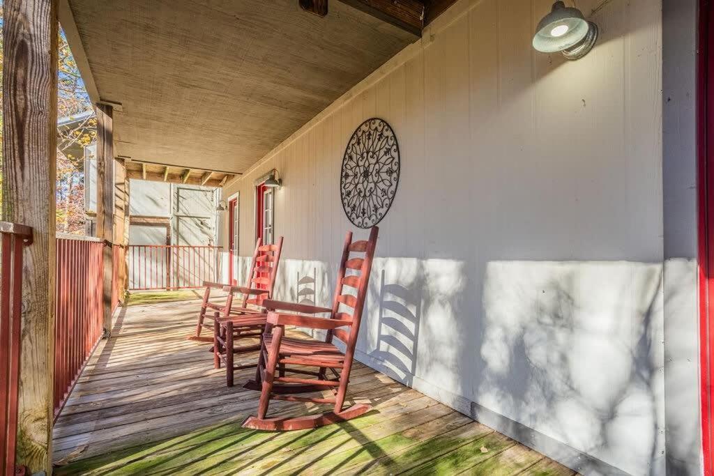 Sasquatch Lodge E Sleeps 13 Гатлинбург Экстерьер фото
