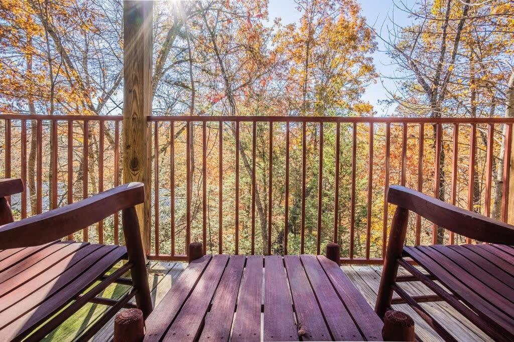 Sasquatch Lodge E Sleeps 13 Гатлинбург Экстерьер фото